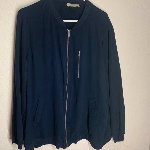 Sweater - Picture 1 of 2